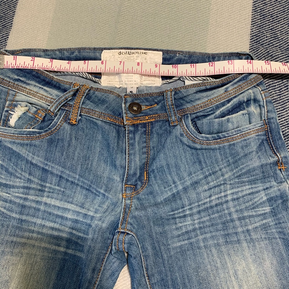 DOLLHOUSE Ripped Jeans - Picture 9 of 11